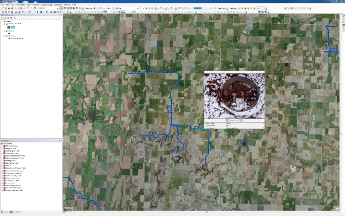 Use GeoJot to create GIS photo maps and reports